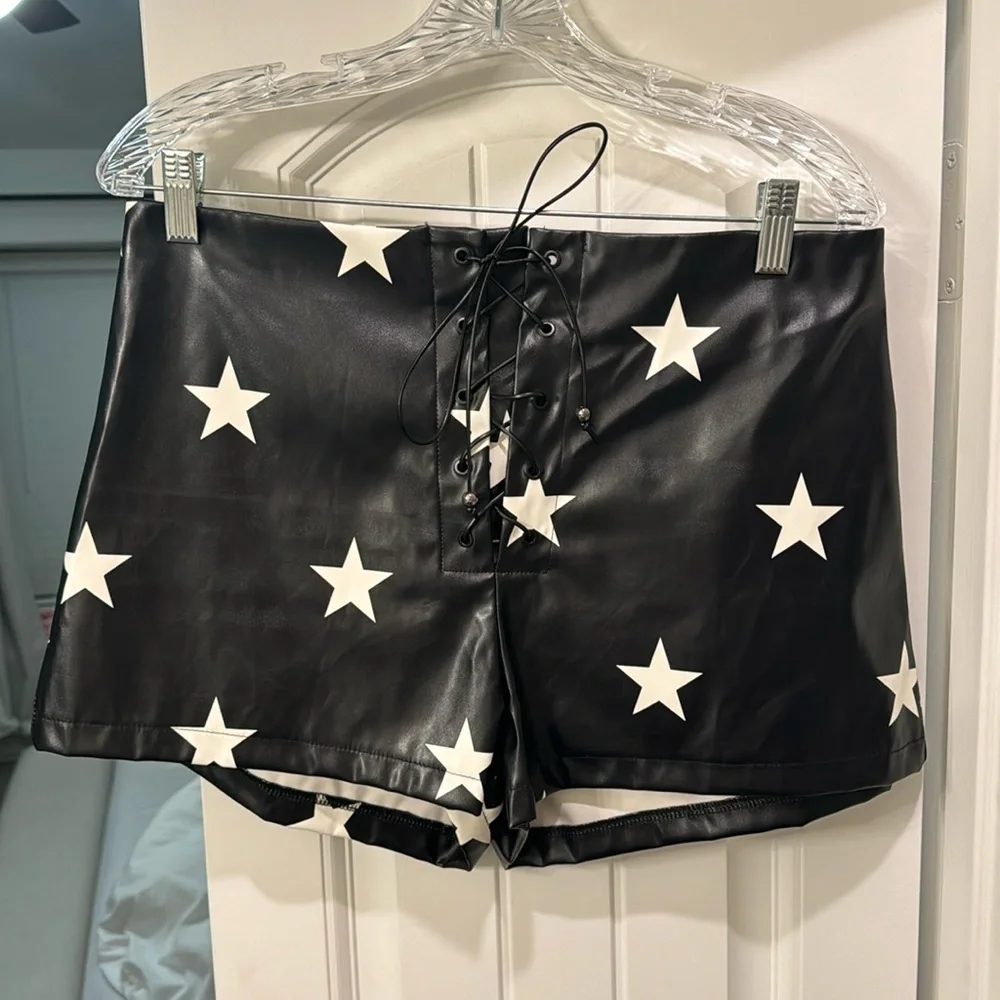 STAR logo shorts (NWOT) - Picture 3 of 3